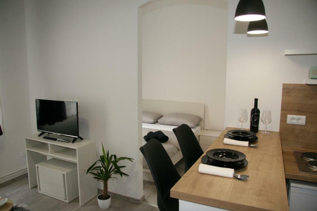 Stylish Apartment In City Center 普拉 外观 照片