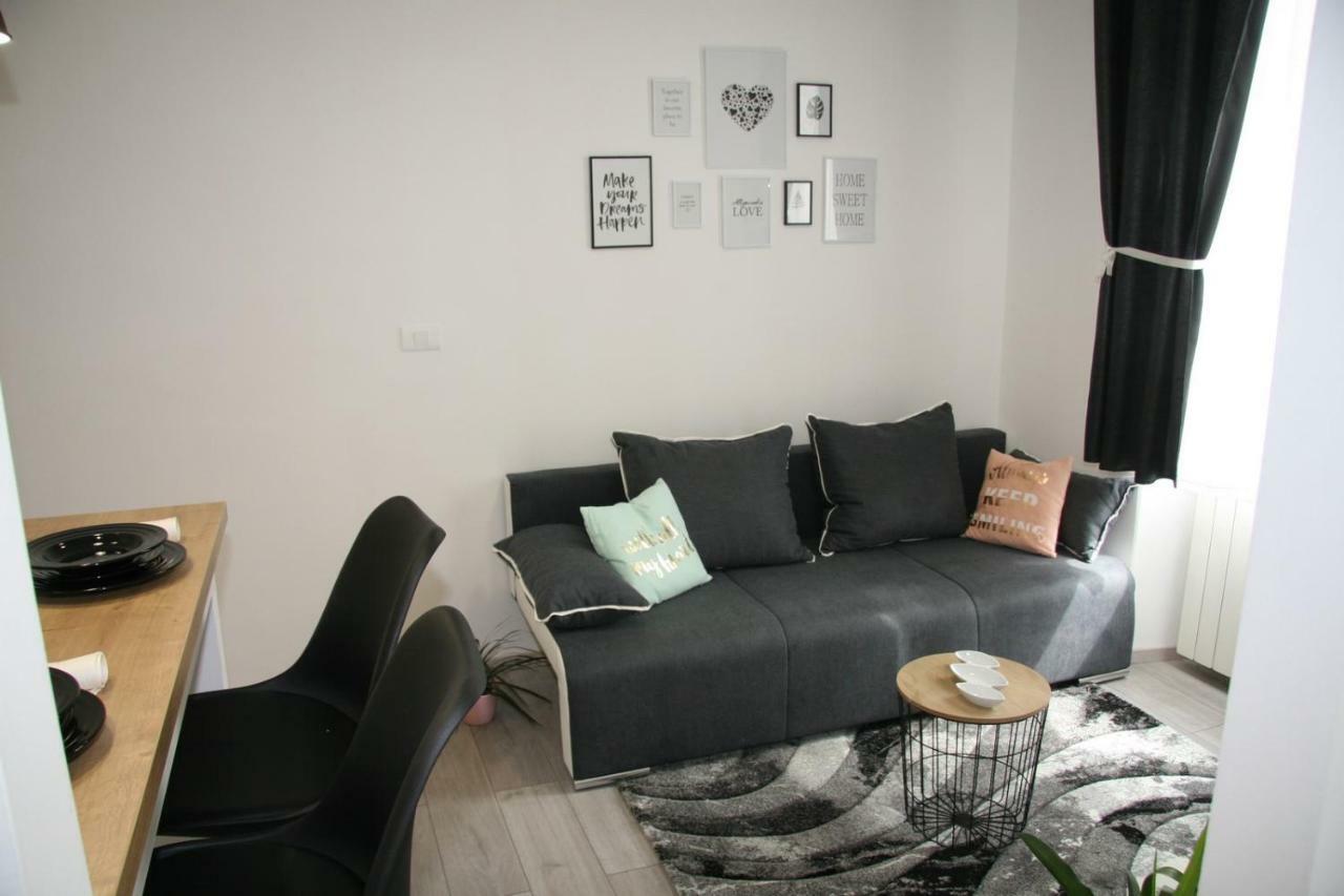 Stylish Apartment In City Center 普拉 外观 照片