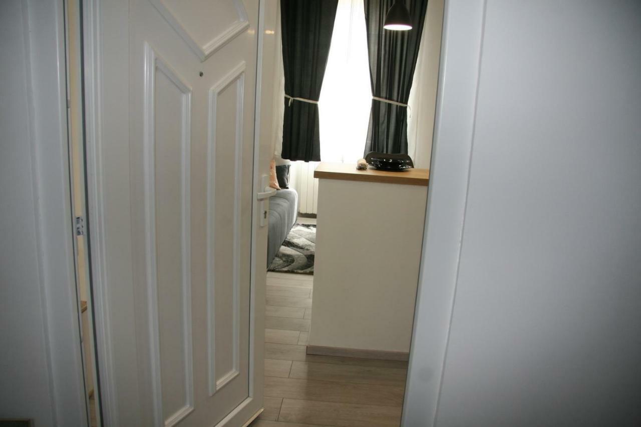 Stylish Apartment In City Center 普拉 外观 照片