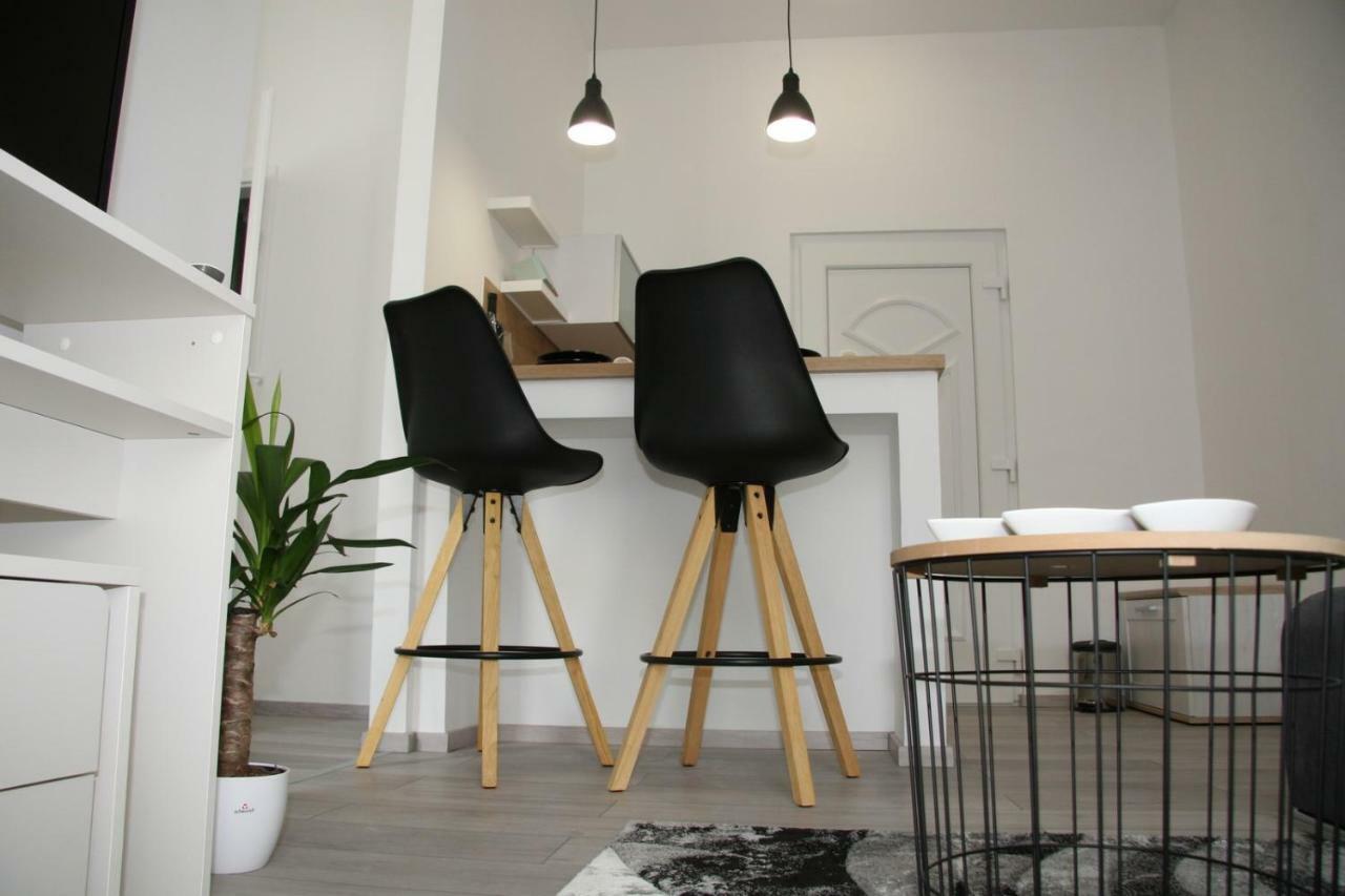 Stylish Apartment In City Center 普拉 外观 照片