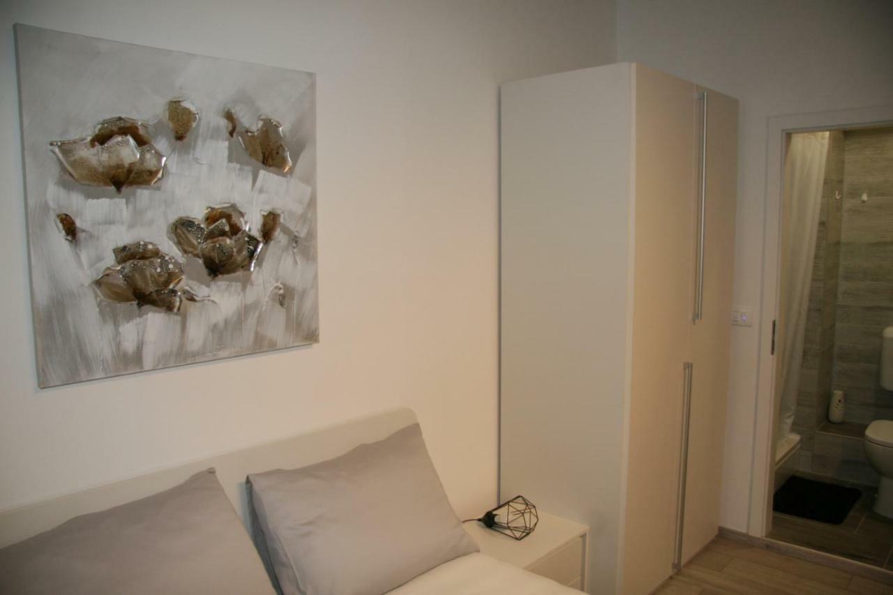 Stylish Apartment In City Center 普拉 外观 照片