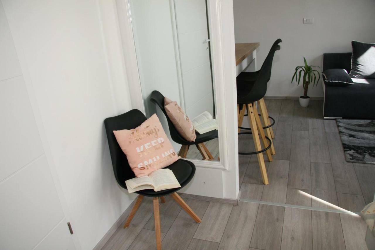 Stylish Apartment In City Center 普拉 外观 照片