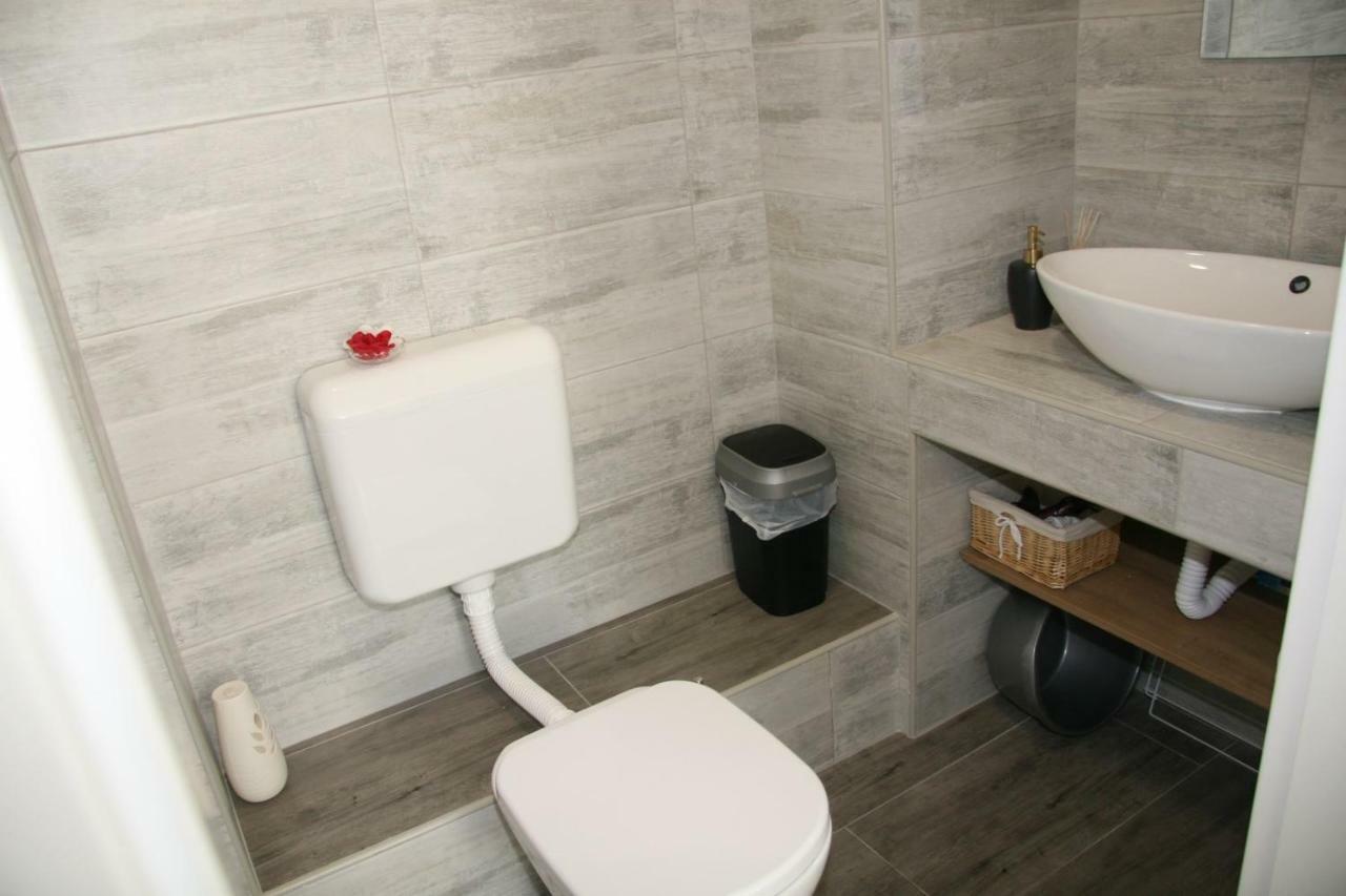 Stylish Apartment In City Center 普拉 外观 照片